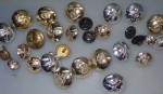 3673 assorted military Buttons. Click for more information...