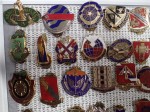 Group of 50 odd nice USA military badges. Click for more information...